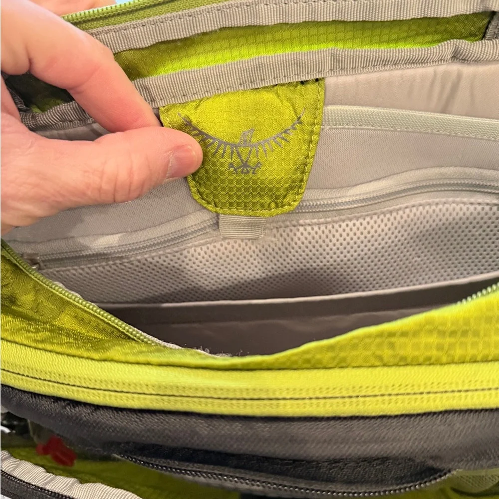 Osprey Lime and Black Messenger Bag - Picture 9 of 11